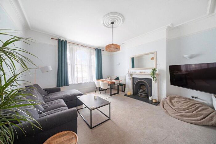 2 Bedroom Flat For Sale In Bromley Road, Beckenham, BR3