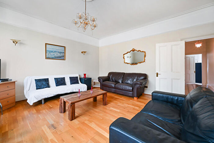 2 Bedroom Flat To Rent In Redcliffe Gardens, SW10
