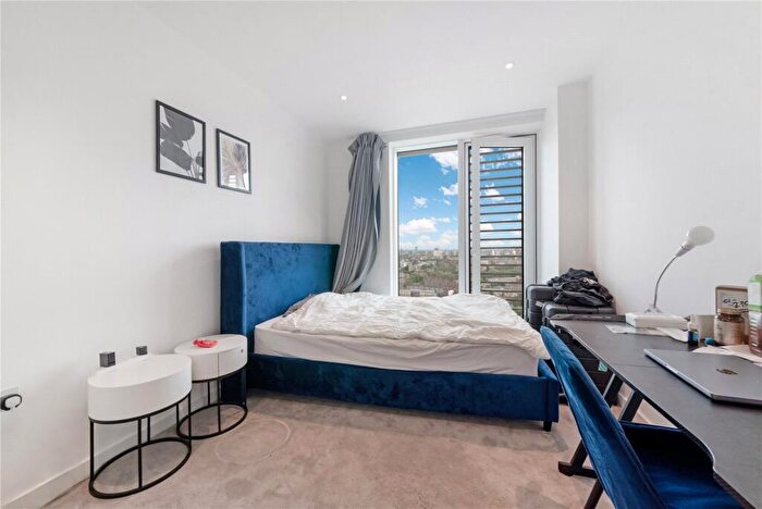 2 Bedroom Apartment To Rent In Cendal Crescent, London, E1