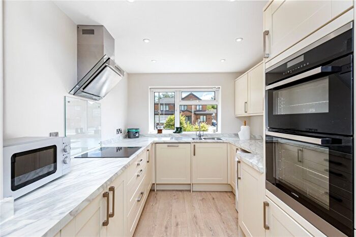 3 Bedroom Detached House To Rent In Arlington Drive, Marston, Oxford, OX3