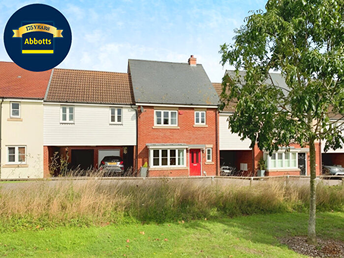 4 Bedroom Link Detached House To Rent In Ratcliffe Gate, Beaulieu Park, Chelmsford, CM1
