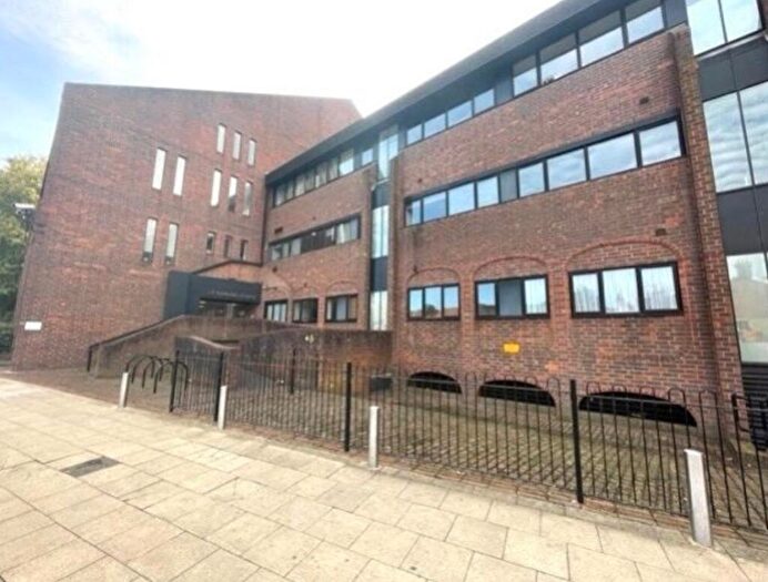 2 Bedroom Flat To Rent In St Edmund House, Rope Walk, Ipswich, IP4