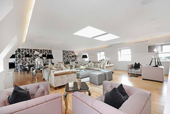 3 Bedroom Penthouse To Rent In Allsop Place, Regents Park, NW1