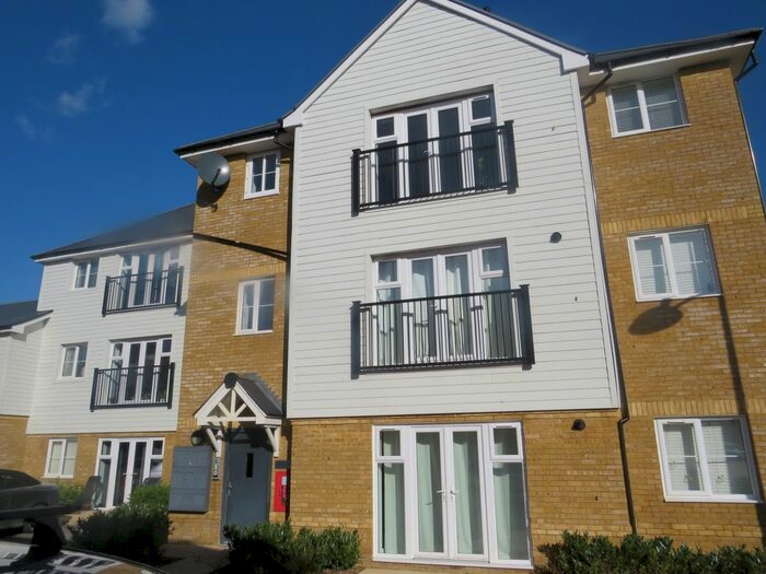 2 Bedroom Flat To Rent In Holmbush Drive, Faygate, Horsham, RH12