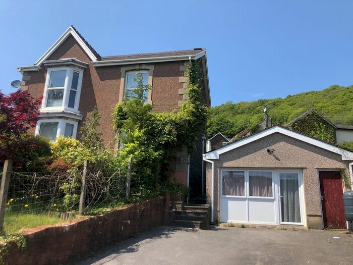 4 Bedroom Detached House To Rent In Birchfield Road, Pontardawe, Swansea., SA8