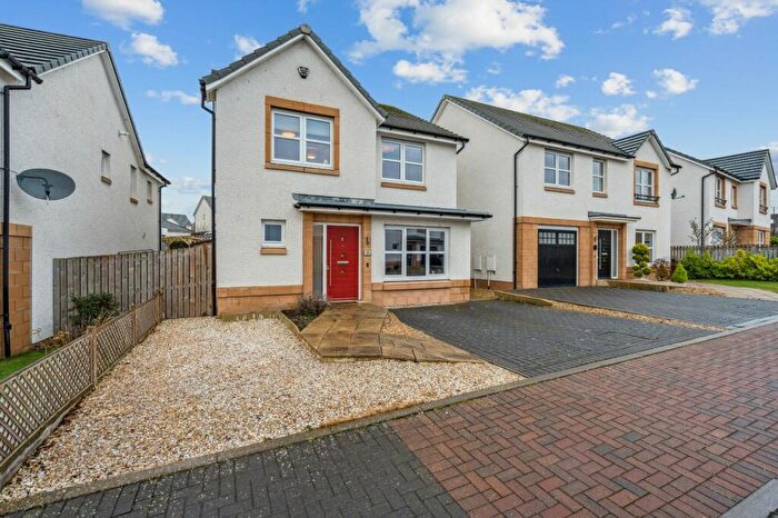 4 Bedroom Detached House For Sale In Forrester Park Drive, Cairneyhill, KY12
