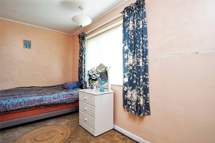 3 Bedroom End Of Terrace House For Sale In Green Lane, Clifton, Nottingham, NG11