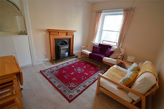 2 Bedroom Flat To Rent In Rose Street, Edinburgh, EH2