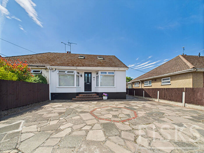 3 Bedroom Chalet For Sale In Church Road, Benfleet, SS7
