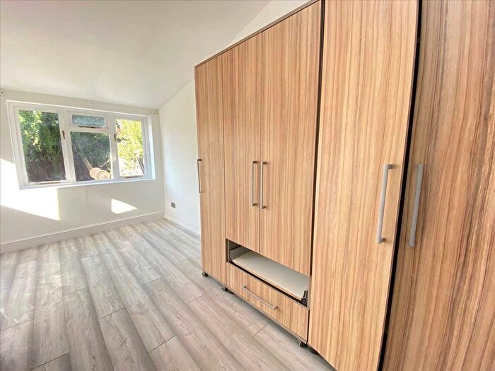 Studio To Rent In Craven Avenue, Ealing, W5