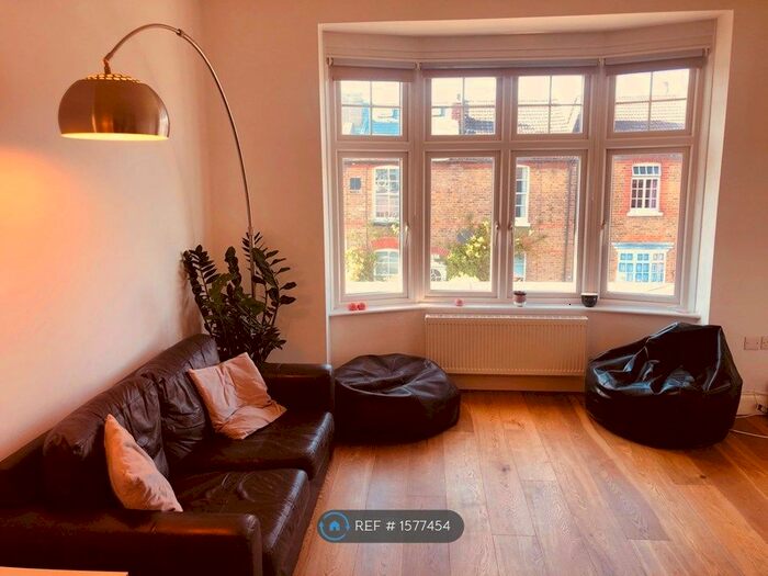 2 Bedroom Flat To Rent In Acre Road, Kingston Upon Thames, KT2