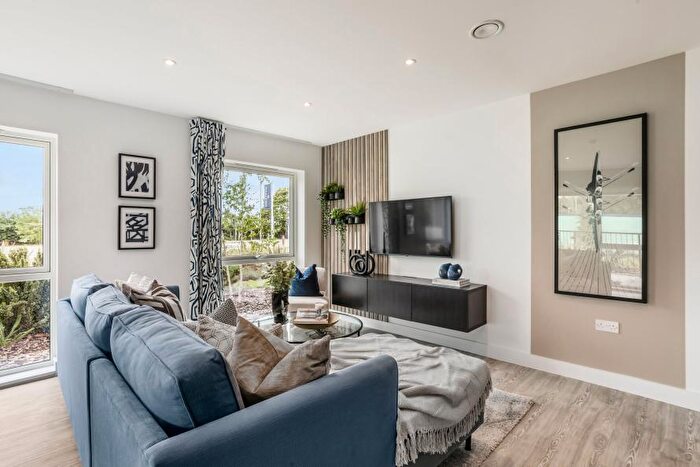 2 Bedroom Apartment For Sale In Newmarket Road, Cambridge, CB5