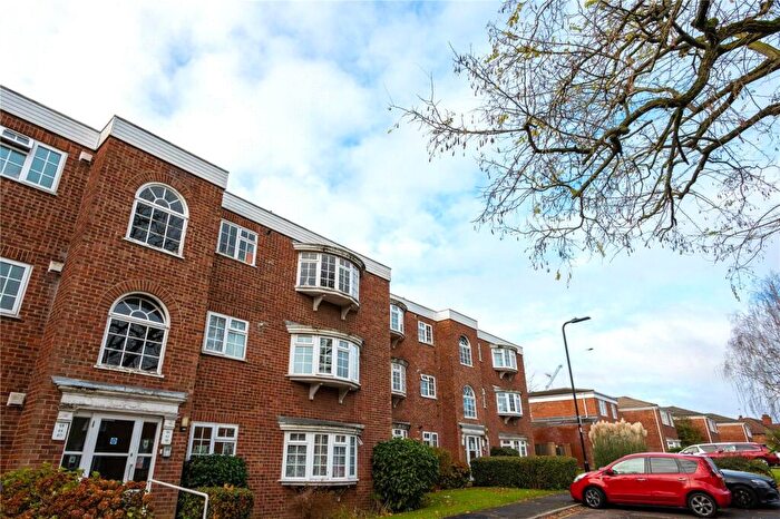 2 Bedroom Apartment For Sale In Bispham Road, Park Royal, London, NW10