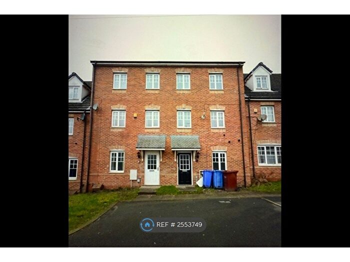 4 Bedroom Terraced House To Rent In Saddlcott Close, Manchester, M8