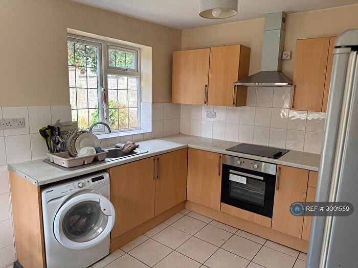 2 Bedroom Flat To Rent In Alfred St, Weston-Super-Mare, BS23