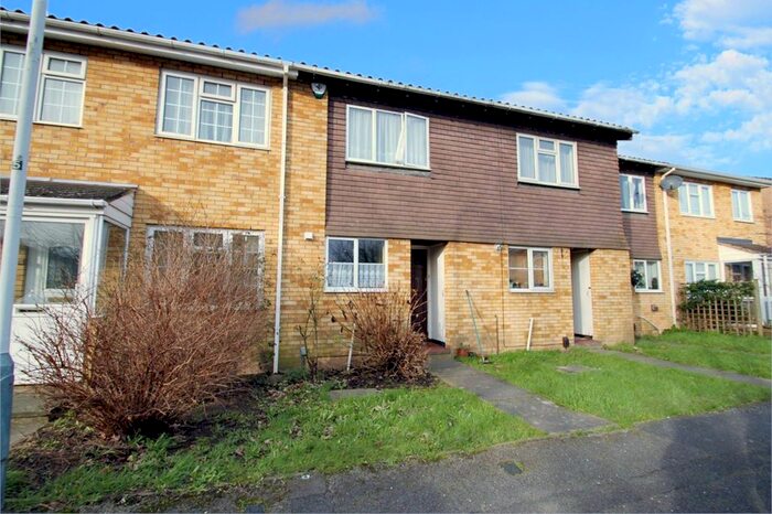 2 Bedroom Flat To Rent In Ratcliffe Close, Uxbridge, Middlesex, UB8