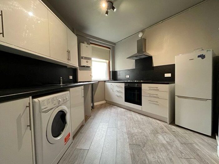 5 Bedroom Flat To Rent In Morgan Place, Dundee, DD4