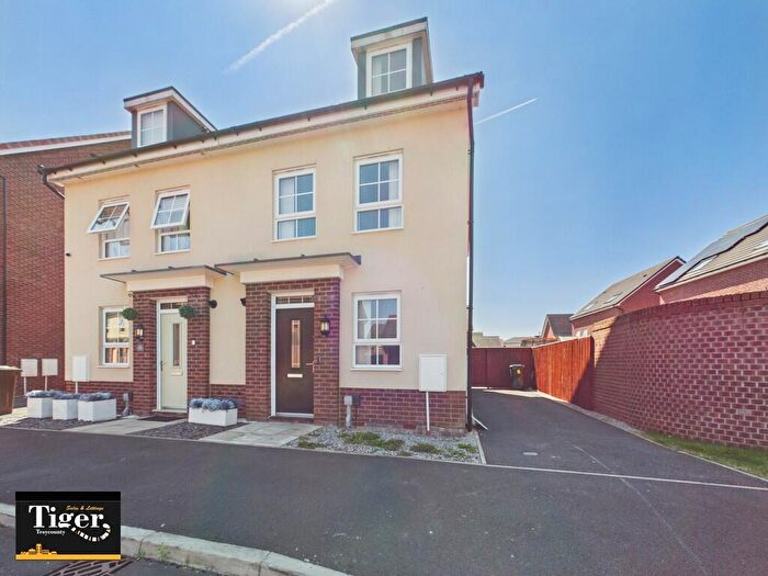 4 Bedroom Semi-Detached House For Sale In Lightning Close, Warton, PR4