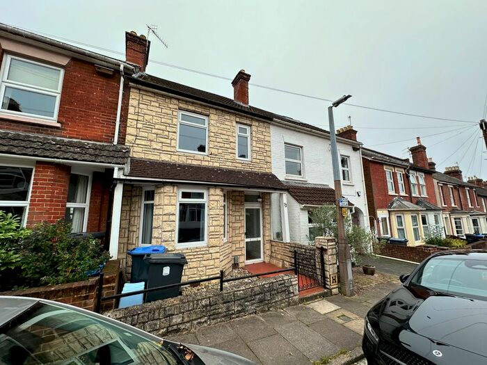 3 Bedroom Terraced House To Rent In Hamilton Road, Salisbury, SP1