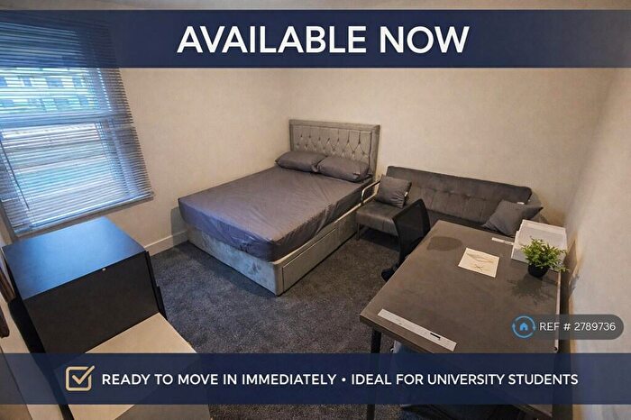 4 Bedroom Terraced House To Rent In University Area, Reading, RG6