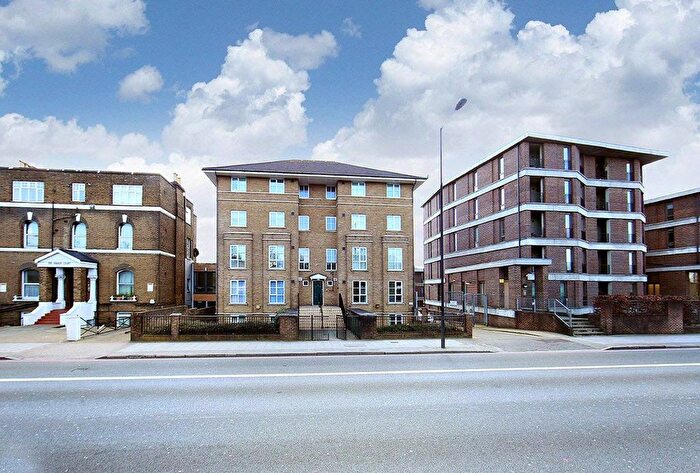 2 Bedroom Flat To Rent In Seven Sisters Road, Finsbury Park, London, N4