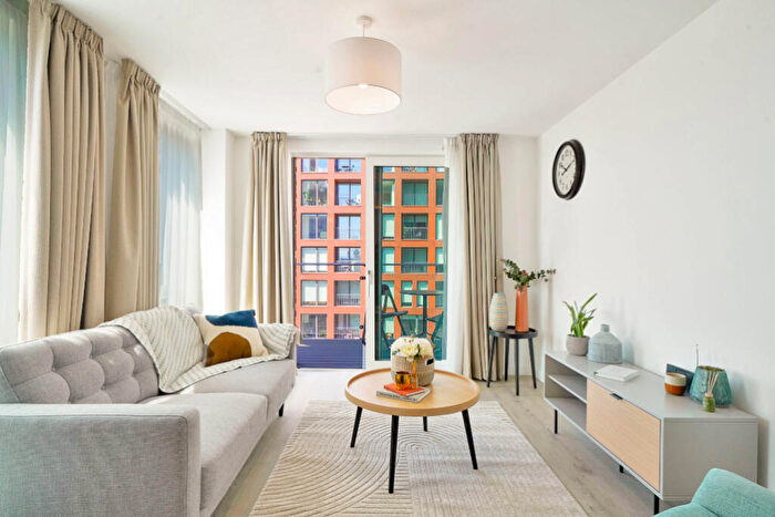 1 Bedroom Apartment To Rent In Chalk, M5