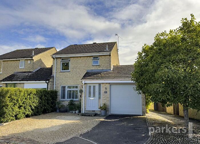3 Bedroom Link Detached House To Rent In Pensclose, Witney, Oxfordshire, OX28