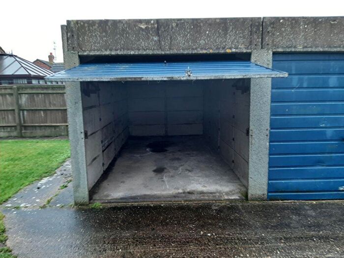 Garage / Parking To Rent In Garage, Ivy Crescent, PE21