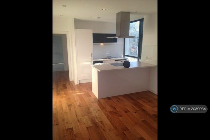 1 Bedroom Flat To Rent In The Boulevard, Crawley, RH10