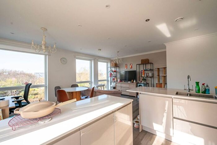 2 Bedroom Flat To Rent In Olympic Park Avenue, Stratford, London, E20