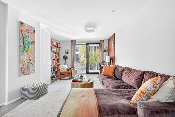1 Bedroom Flat To Rent In Shore Road, London Fields, E9