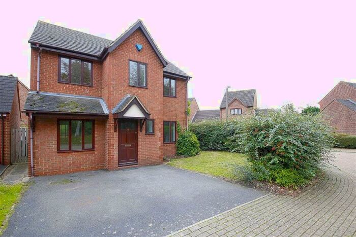 4 Bedroom Detached House To Rent In Bickleigh Crescent, Furzton, Milton Keynes, MK4