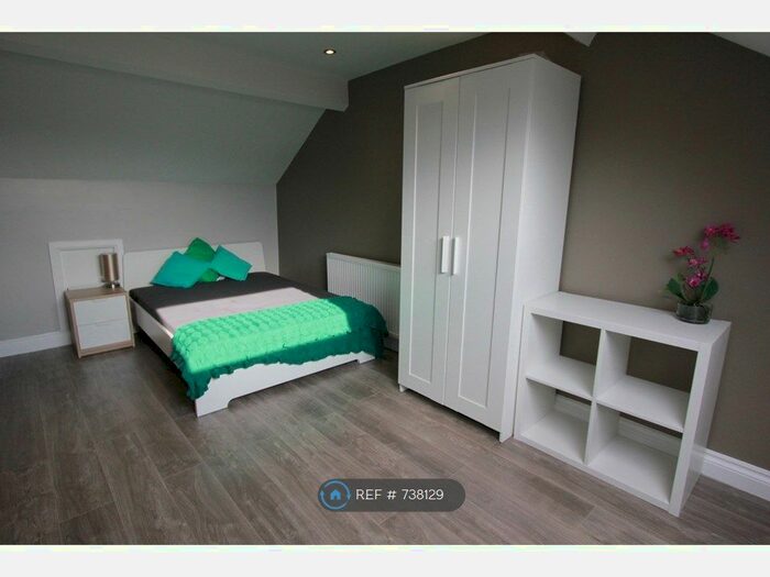 1 Bedroom Flat To Rent In Merton Street, Huddersfield, HD1