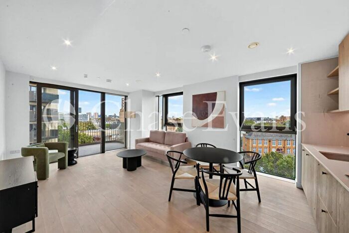 2 Bedroom Flat To Rent In Arbour Heights, Heygate Street, Elephant & Castle, London, SE17