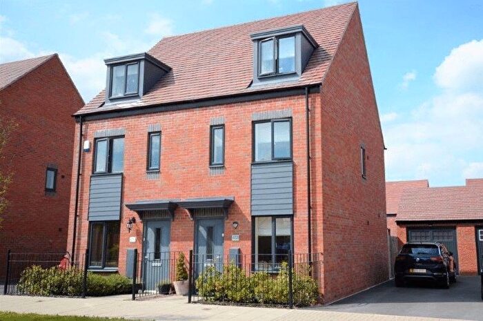 3 Bedroom Town House To Rent In Birchfield Way, Lawley, Telford, TF3