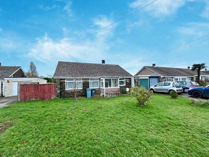3 Bedroom Detached Bungalow For Sale In Withybed Close, Newport, PO30