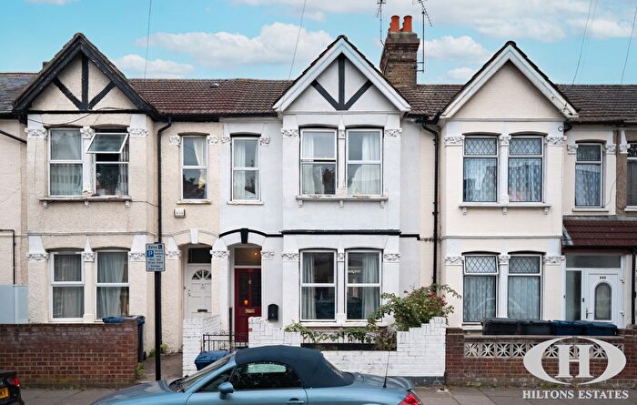 3 Bedroom Terraced House For Sale In Abbotts Road, Southall, UB1