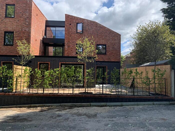 2 Bedroom Flat For Sale In Dunfield Road, Catford, SE6