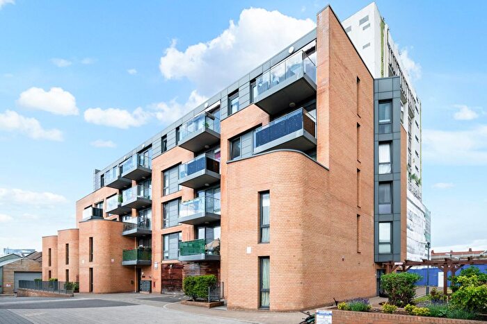 2 Bedroom Flat For Sale In Baltic Avenue, Brentford, TW8