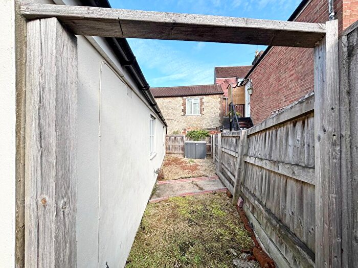 1 Bedroom Bungalow To Rent In George Street, Warminster, BA12