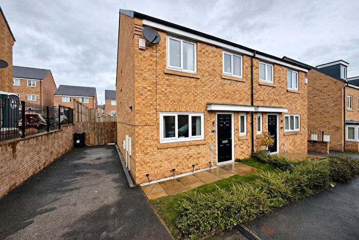 3 Bedroom Semi Detached House For Sale In Quarry Bank Road, Eccleshill, BD2