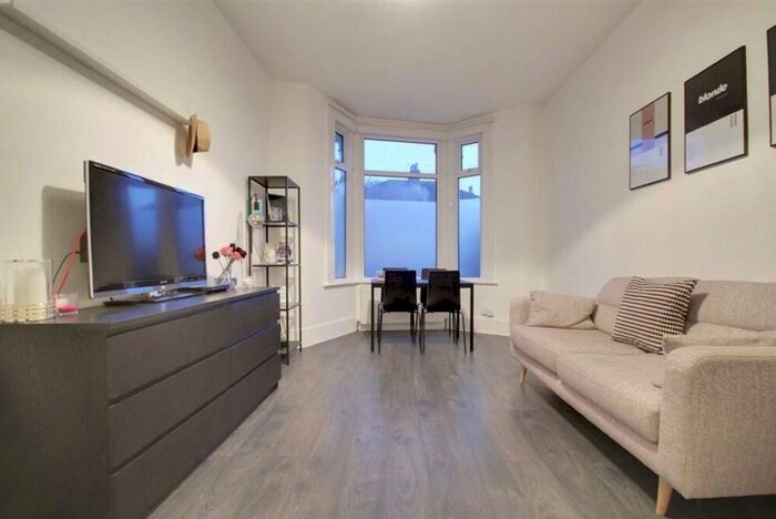 1 Bedroom Flat To Rent In Cann Hall Road, London, E11