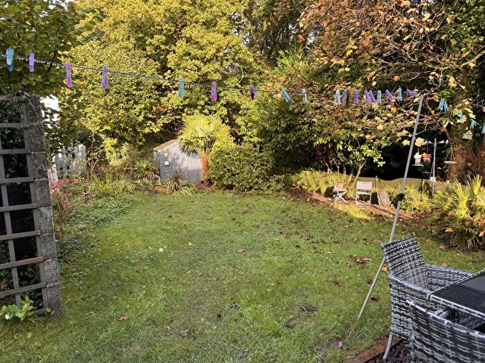 3 Bedroom Detached House For Sale In Llandeilo Road, Garnant, Ammanford, SA18