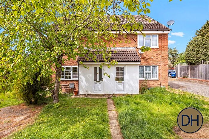 1 Bedroom Maisonette For Sale In Cunningham Rise, North Weald Bassett, Essex, CM16
