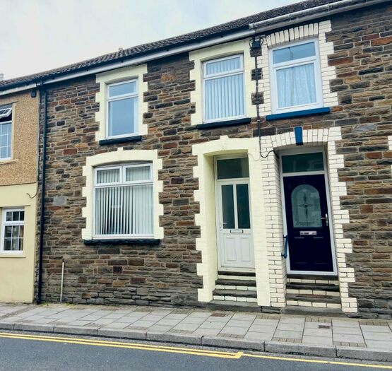 3 Bedroom Terraced House To Rent In Park Place, Bargoed, CF81