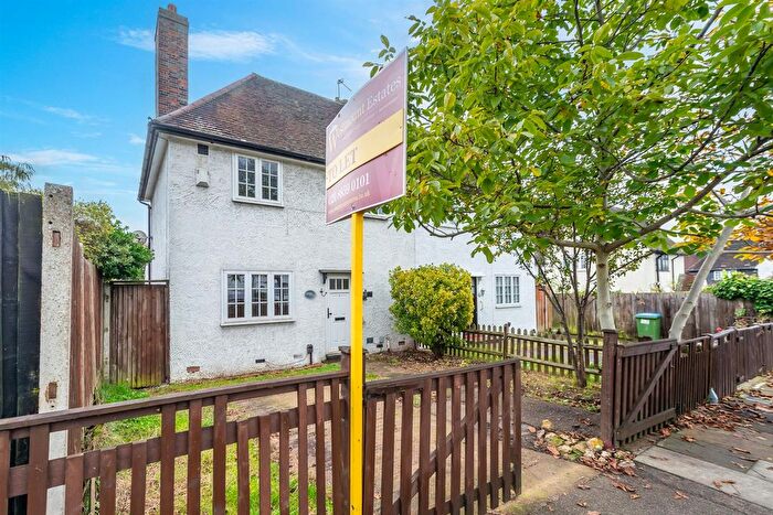 2 Bedroom Semi-Detached House To Rent In Cornwallis Walk, London, SE9