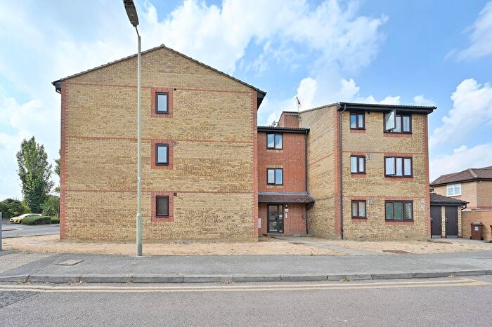 2 Bedroom Flat For Sale In Sark House, Watford, WD18