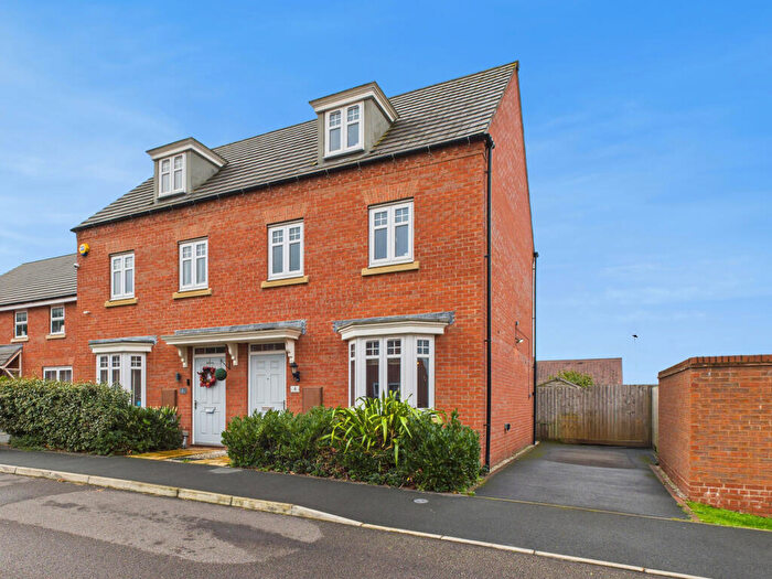 3 Bedroom Semi Detached House For Sale In Cherwell Drive, Mickleover, DE3