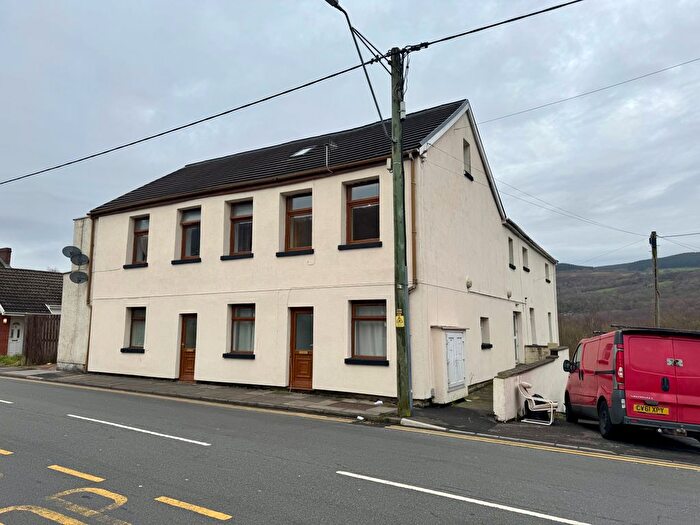 2 Bedroom Flat To Rent In John Street, Abercwmboi, Aberdare., CF44