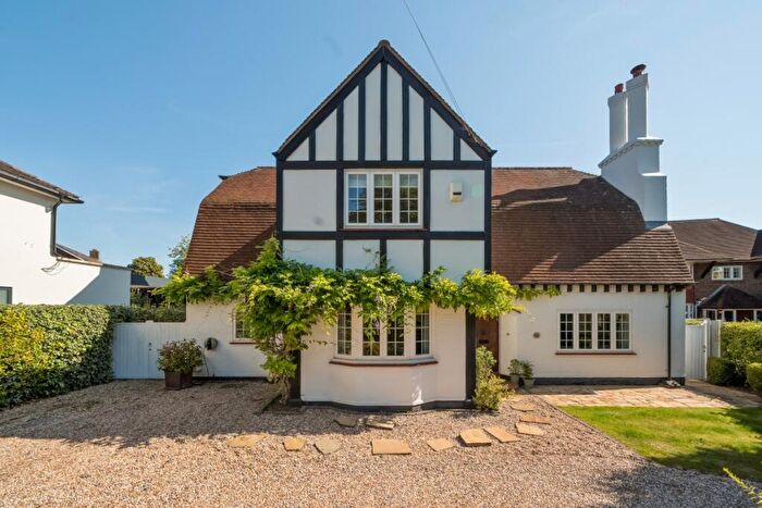 4 Bedroom Detached House To Rent In Avenue Road, Epsom, KT18